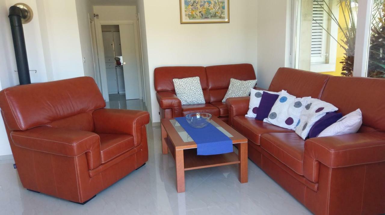 Porozina Tramuntana Holiday Home מראה חיצוני תמונה